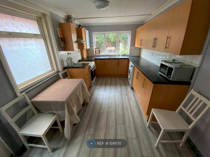 4 Bedroom Terraced House To Rent In Malmesbury Road, Southampton SO15