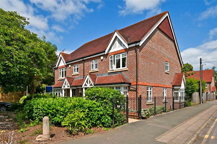 3 Bedroom Semi-Detached House To Rent In Vansittart Road, Windsor, Berkshire, SL4