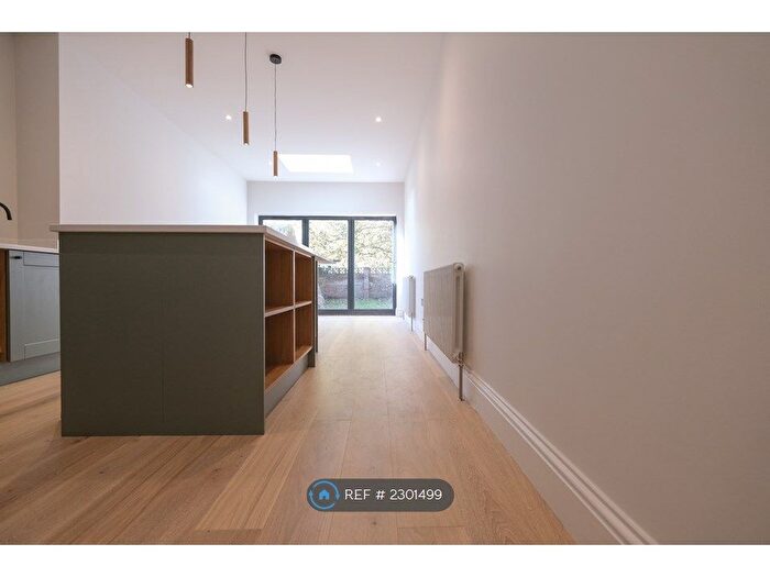 5 Bedroom Semi-Detached House To Rent In Mabledon Road, Tonbridge, TN9