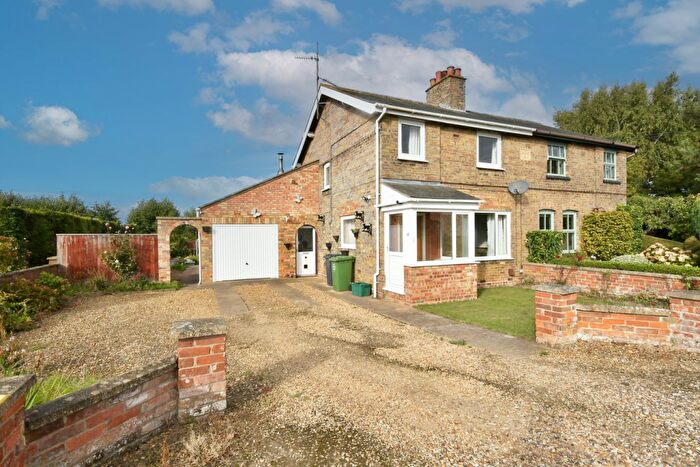 3 Bedroom Semi-Detached House For Sale In Smallholdings Road, Clenchwarton, King's Lynn, PE34