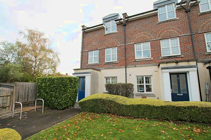 1 Bedroom Flat To Rent In Quinton Fields, Emsworth, PO10