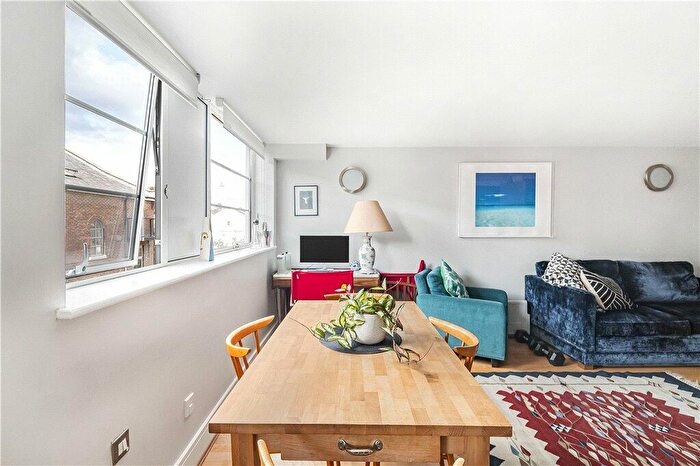 1 Bedroom Apartment For Sale In Peckham Grove, London, SE15