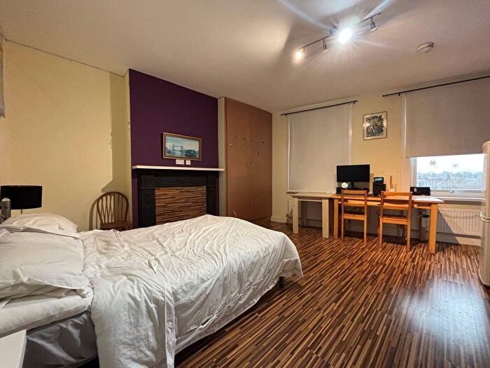 Studio To Rent In Station Terrace, Kensal Rise, London, NW10