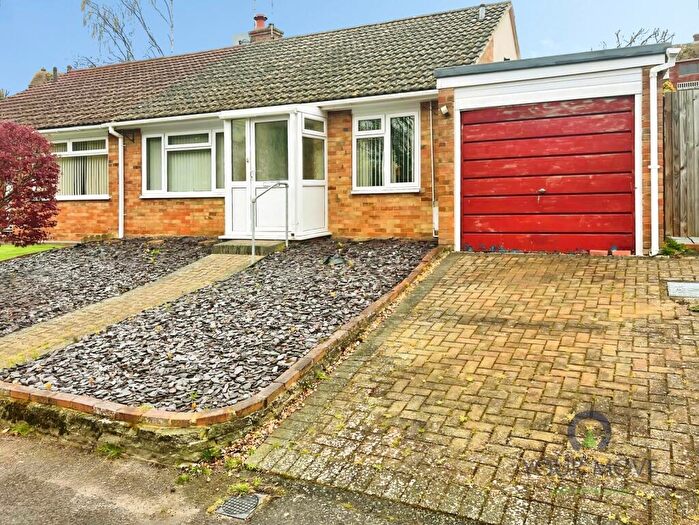 3 Bedroom Bungalow For Sale In The Knole, Faversham, Kent, ME13