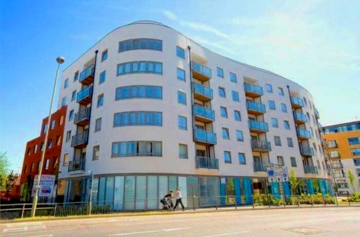2 Bedroom Flat To Rent In Loates Lane, Watford, WD17