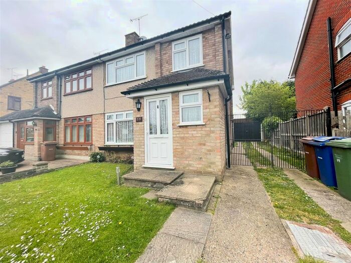 3 Bedroom Property To Rent In Malting Lane, Orsett, Grays, RM16