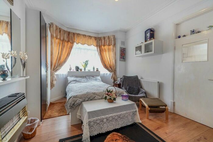 Studio To Rent In Culverley Road, London, SE6