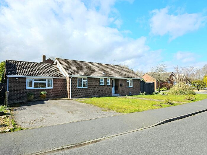 3 Bedroom Bungalow For Sale In Sudeley Grove, Hardwick, Cambridge, CB23