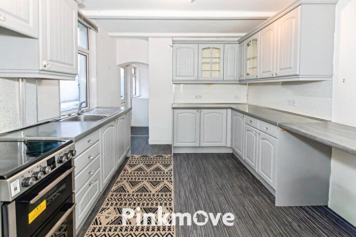 3 Bedroom End Of Terrace House For Sale In High Street, Newbridge, Newport, NP11