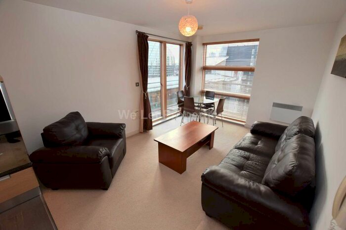 2 Bedroom Flat To Rent In Barton Place, Greenquarter, M4