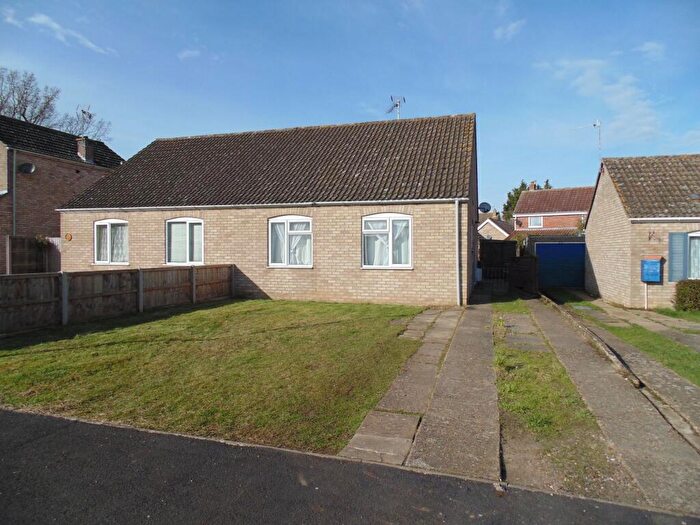 2 Bedroom Bungalow To Rent In Doune Way, IP20