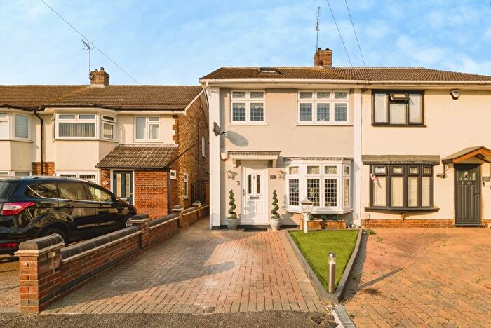 3 Bedroom Semi-Detached House For Sale In Stephen Avenue, South Hornchurch, RM13