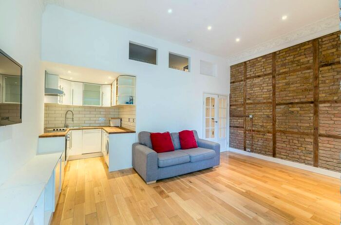 Studio To Rent In Frognal, Hampstead, London, NW3