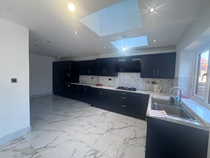 5 Bedroom Property To Rent In Springfield Crescent, Solihull, B92