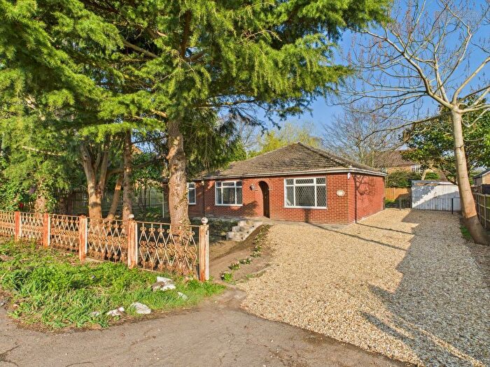 2 Bedroom Detached Bungalow For Sale In Peterborough Road, Crowland, Peterborough, PE6