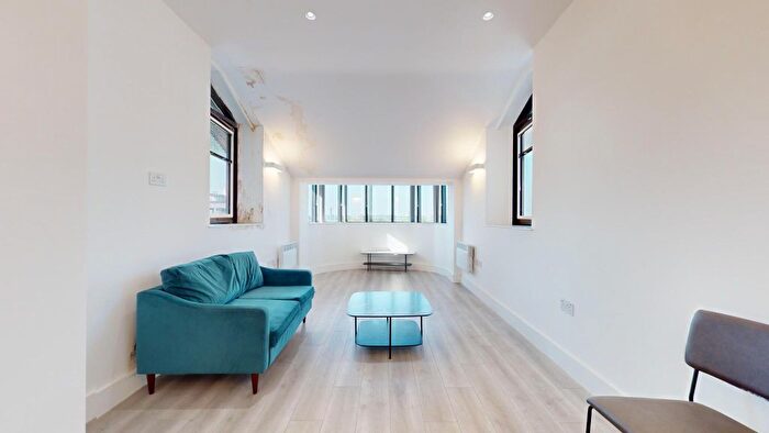 1 Bedroom Flat To Rent In New Horizons Court, Brentford, TW8