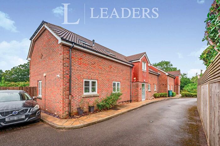 1 Bedroom Flat To Rent In Truggers Court, Handcross, Haywards Heath, RH17