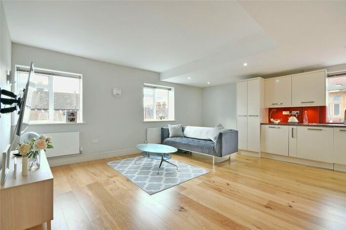 1 Bedroom Flat To Rent In High Road, North Finchley, N12