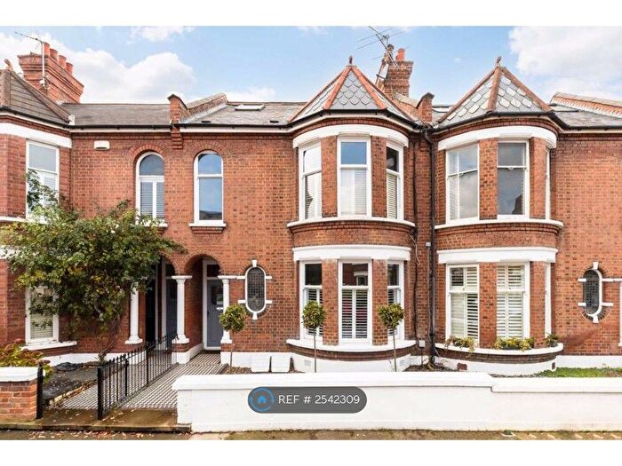 2 Bedroom Maisonette To Rent In Glenfield Road, London, SW12