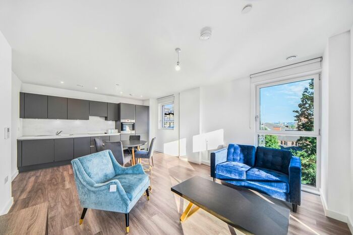 2 Bedroom Flat To Rent In Green Street, Upton Gardens, Upton Park, London, E13