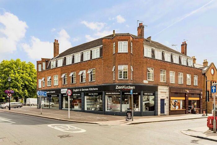 3 Bedroom Flat To Rent In Clarence Street, Kew, Richmond, TW9