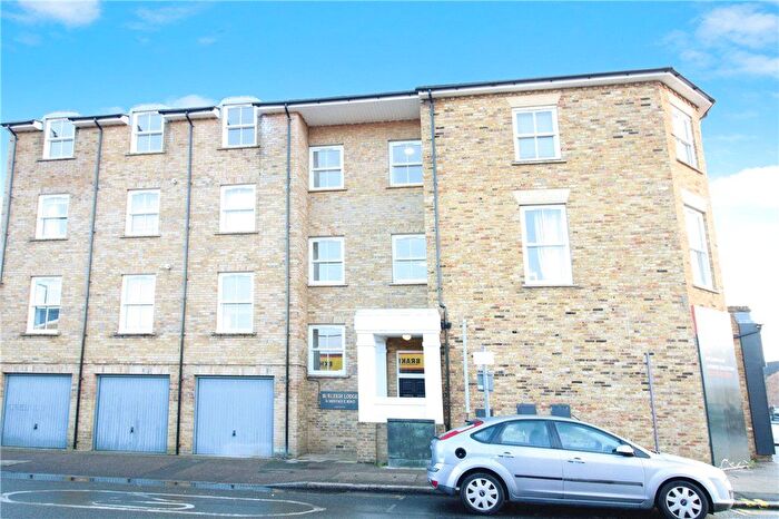 2 Bedroom Flat To Rent In Montague Road, London, SW19