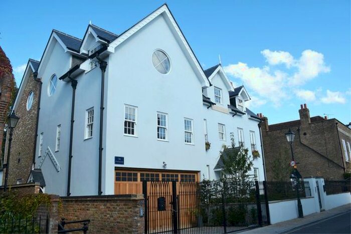 5 Bedroom Semi-Detached House To Rent In Church Street, Isleworth, TW7