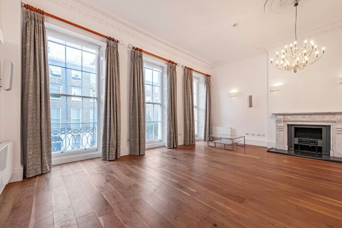 3 Bedroom Flat To Rent In Gloucester Place, London, W1U