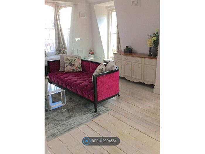 1 Bedroom Flat To Rent In Mare Street, London, E8