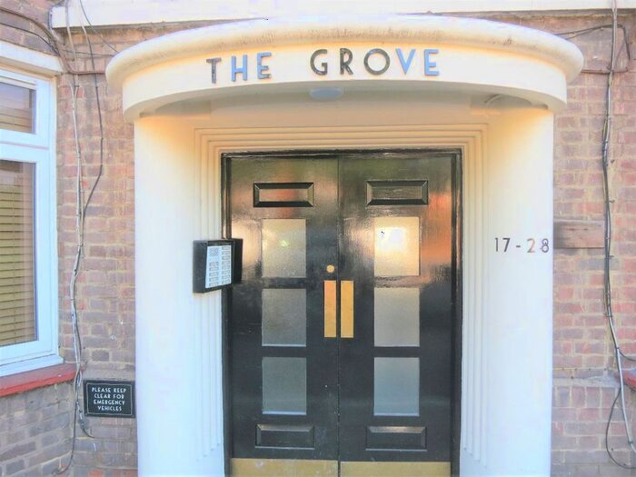 2 Bedroom Flat To Rent In 'the Grove', St Margarets, Min Station, TW1