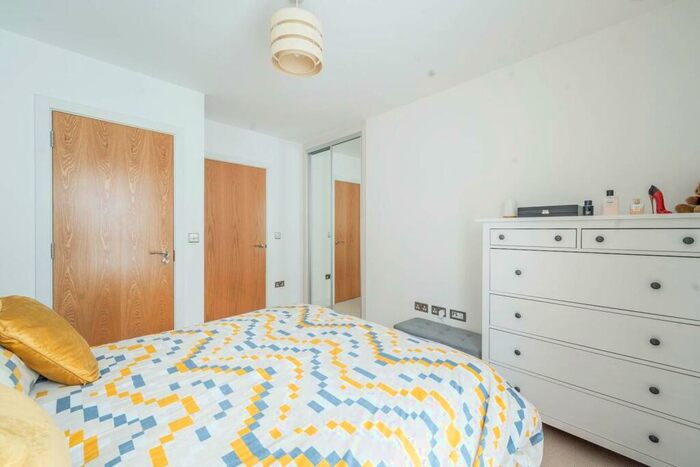 2 Bedroom Flat For Sale In Lyon Road, Harrow On The Hill, Harrow, HA1