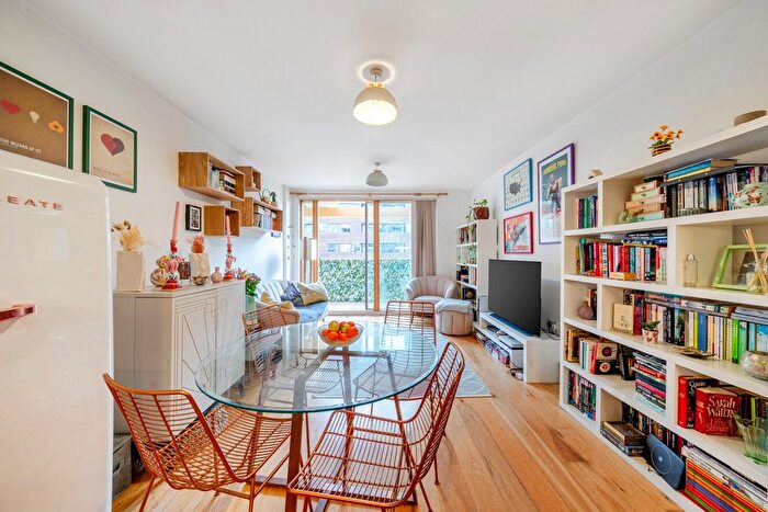 1 Bedroom Flat For Sale In Crampton Street, Walworth, London, SE17