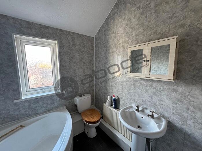 3 Bedroom Terraced House To Rent In Nelson Road, DN12