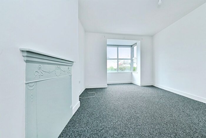 2 Bedroom Flat For Sale In Wolseley Road, Plymouth, PL2