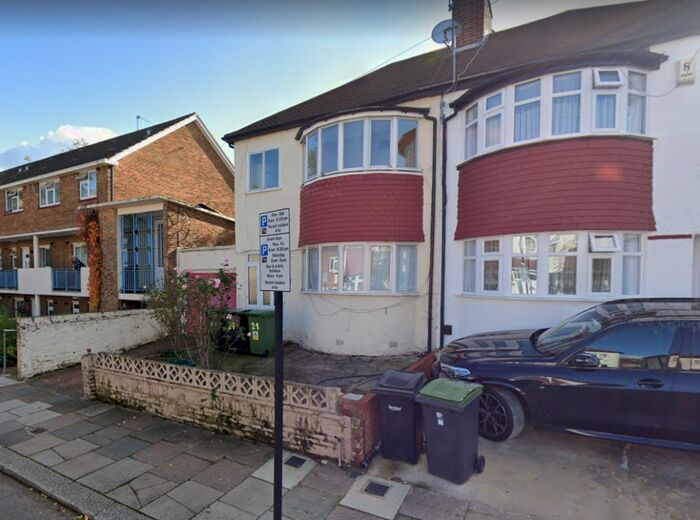 4 Bedroom Detached House To Rent In Penshurst Road, London N17