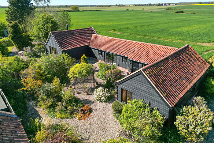 2 Bedroom Barn Conversion For Sale In Bungay Road, Loddon, NR14