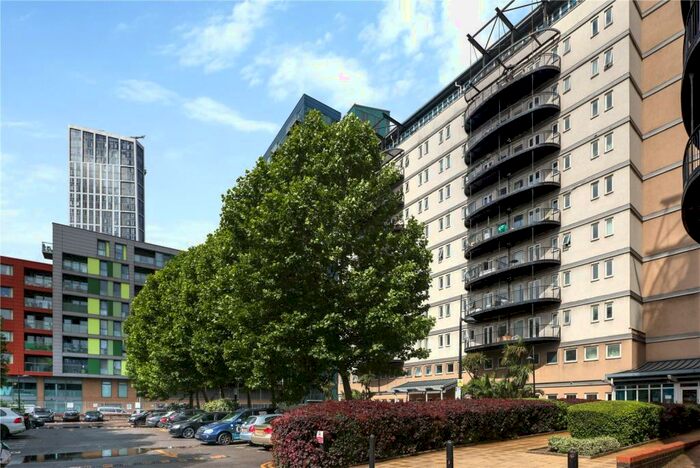 2 Bedroom Flat To Rent In Central House, - High Street, London, E15
