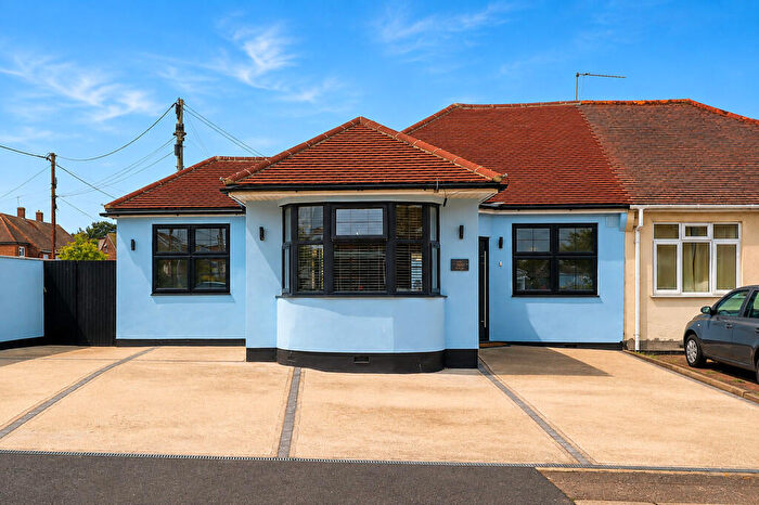 3 Bedroom Semi-Detached Bungalow For Sale In Sth.Benfleet, SS7