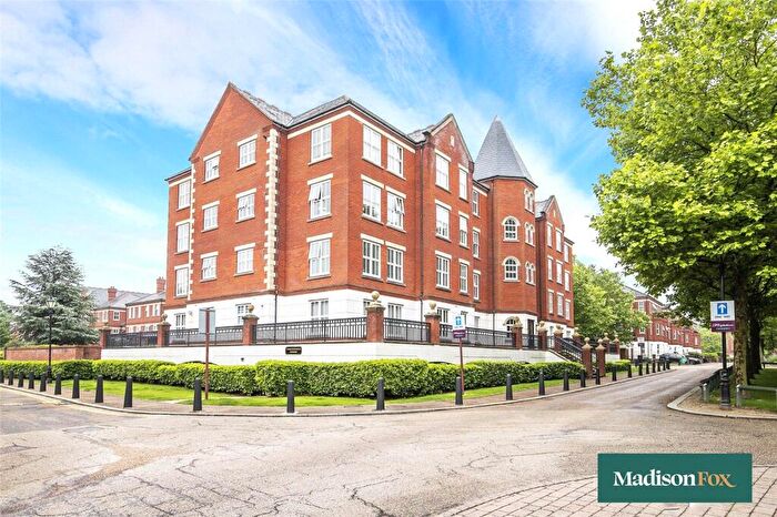 2 Bedroom Apartment To Rent In Cheltenham House, The Boulevard, Woodford Green, Essex, IG8