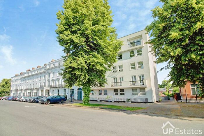 2 Bedroom Maisonette For Sale In Beauchamp Avenue, Leamington Spa, CV32