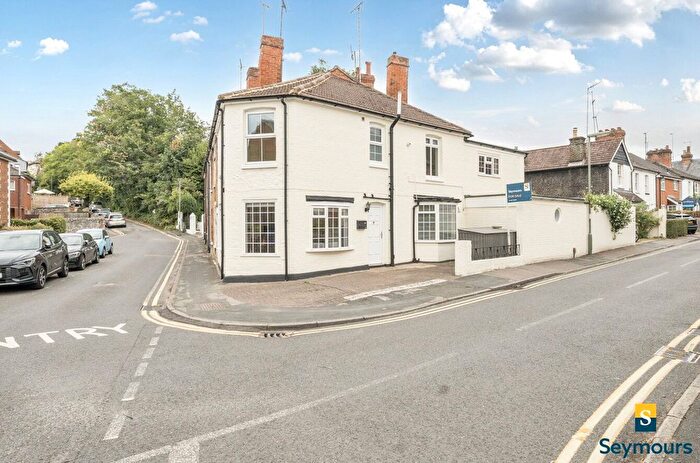 3 Bedroom End Of Terrace House For Sale In Guildford, Surrey, GU1