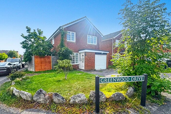 4 Bedroom Detached House To Rent In Greenwood Drive, Redhill, RH1