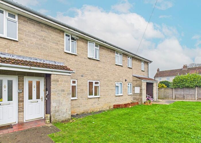 2 Bedroom Flat For Sale In Walnut Drive, Somerton, TA11
