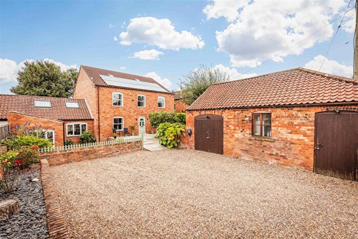 5 Bedroom Detached House For Sale In High Street, East Ferry, Gainsborough, DN21