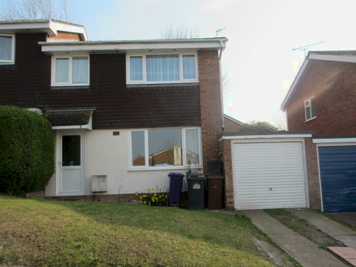 3 Bedroom Semi-Detached House To Rent In Brampton Raod, SG8
