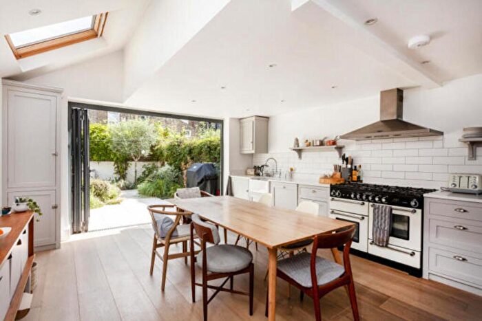 4 Bedroom Terraced House To Rent In Harcombe Road, London, N16
