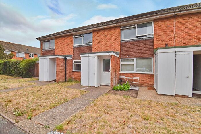 1 Bedroom Maisonette For Sale In Willowhayne Drive, Walton-On-Thames, KT12