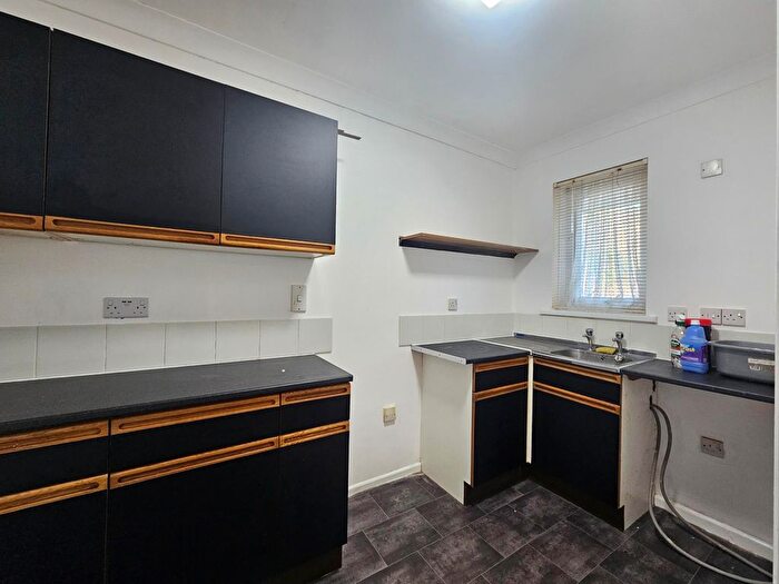 2 Bedroom Bungalow To Rent In Kings Drive, Brixham, TQ5