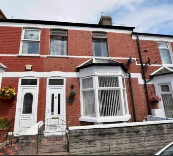 3 Bedroom Terraced House To Rent In Glamorgan Street, Barry, CF62