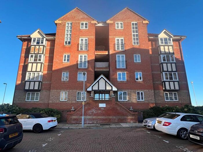 2 Bedroom Flat For Sale In Chandlers Drive, Erith ** Video & D Floorplan Available **, DA8